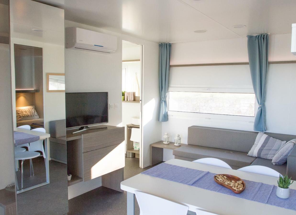 Adrijela Mobile Home Jezera Exteriér fotografie